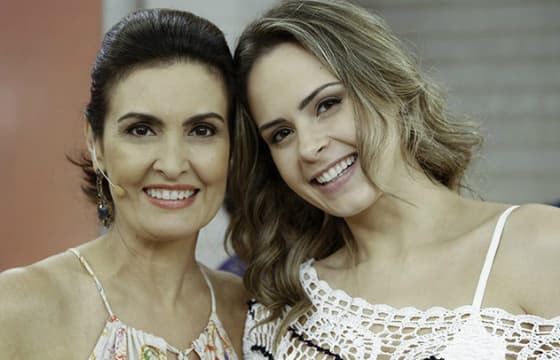 Ana Paula recebe cachê de até R$ 30 mil para presença vip: "Estou adorando"