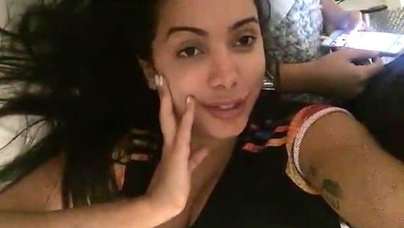 Anitta rebate críticas a preenchimento labial: "Estou sendo feliz"
