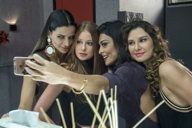 Os bastidores dos 100 capítulos de "Totalmente Demais" e entrevista com autores, diretor e elenco