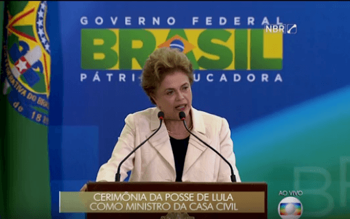 "A verdade é dura, a Rede Globo apoiou a ditadura” dizem manifestantes em transmissão ao vivo na Globo