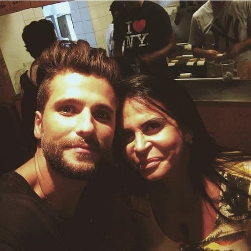 Bruno Gagliasso posta foto com Gretchen: "Não resisti"
