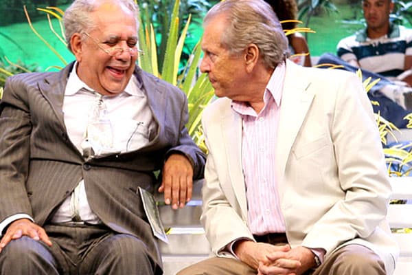 Humorista veterano de "A Praça É Nossa" deixa SBT e assina com a Globo para "Velho Chico"; confira