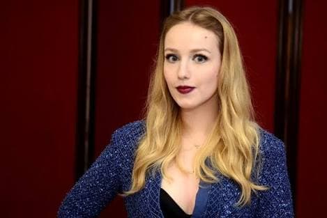 Malu Rodrigues comenta beijo gay em peça de teatro