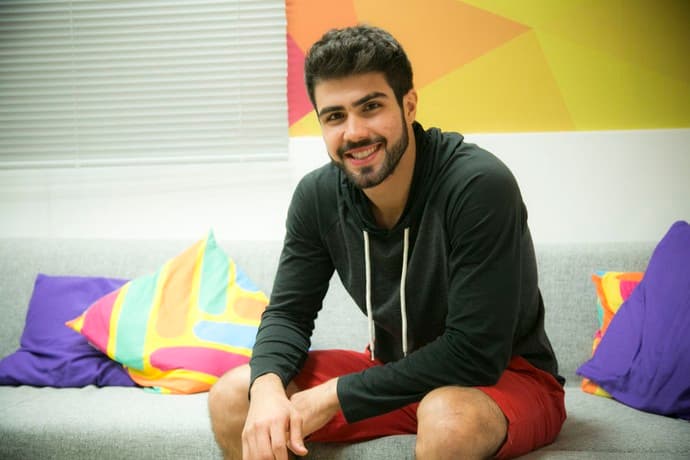 Juliano Laham, ex-namorado de Juliana Paiva, circula com jovem misteriosa e levanta suspeitas de romance