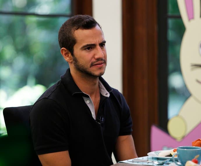 Após banho, Matheus tira foto e publica na internet; confira