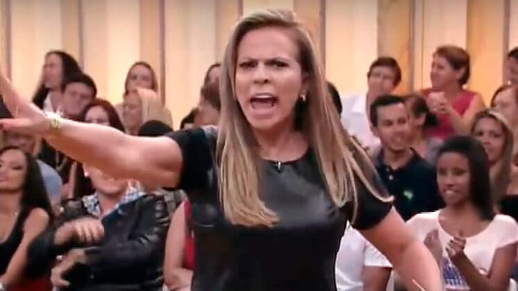 Christina Rocha perde o controle e expulsa participante do "Casos de Família"