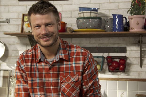 Rodrigo Hilbert pede desculpas após polêmica com abate de ovelha e GNT corta imagens