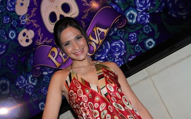 Atriz de "Pé na Cova" se desentende com direção de musical e é dispensada a poucos dias da estreia