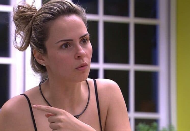 "BBB 16": Boninho teria convencido Ana Paula a permanecer no reality