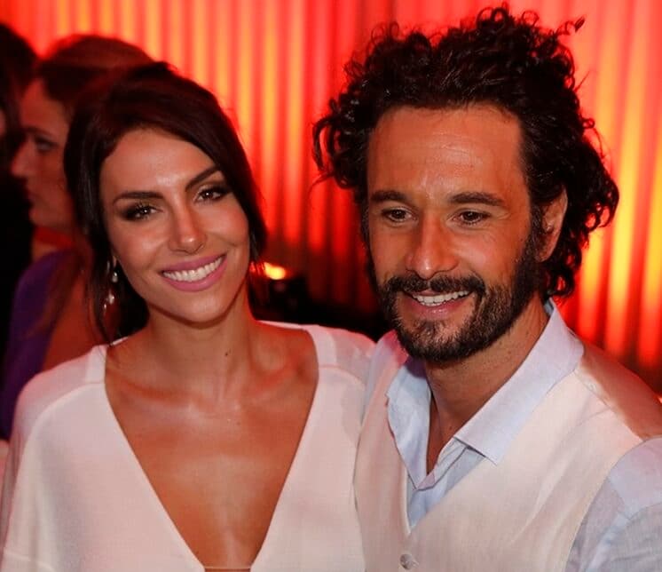 Rodrigo Santoro não rotula relacionamento com Mel Fronckowiak e deixa atriz magoada