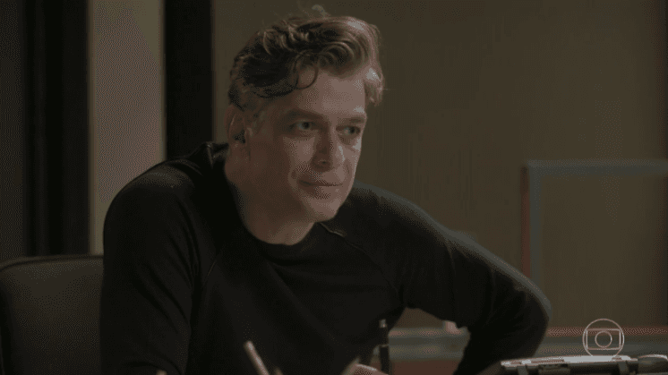 "Totalmente Demais": Arthur fica chocado ao flagrar Eliza na cama com Rafael