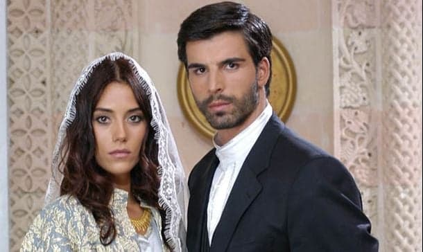 Band adquire seis novelas em feira de TV em Cannes