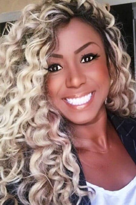 Nada de Record! Adélia terá programa sobre direitos do consumidor no Youtube