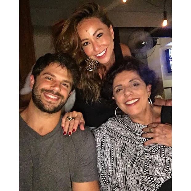 Sabrina Sato tem encontro com a sogra, Leda Nagle