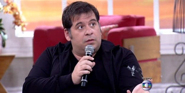Leandro Hassum aparece com músculos definidos e choca internautas