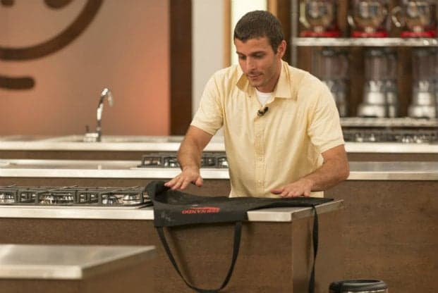 Participante faz bolo cru e é eliminado do "MasterChef"