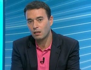 Apresentador do "SporTV" é flagrado descalço durante programa ao vivo