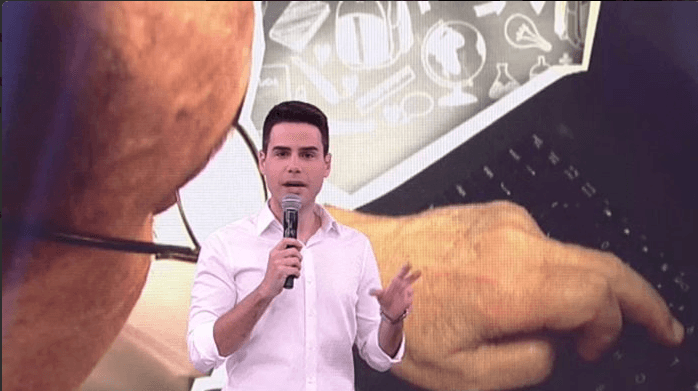 Real Time / SP - "Domingo Show" com Luiz Bacci empatado na liderança com a Globo
