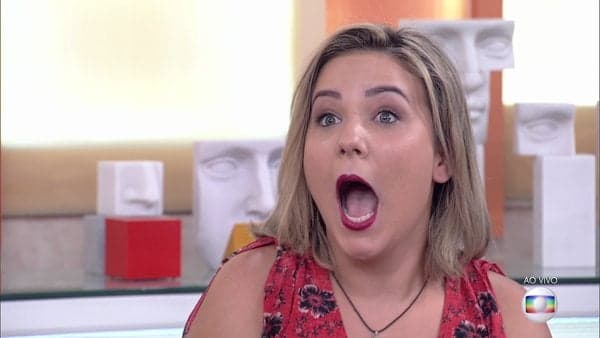Ex-BBB Maria Claudia mostra cintura fina e surpreende internautas; confira!