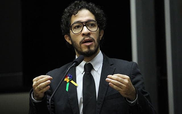 Revelado pela Globo, Jean Wyllys critica cobertura jornalística da emissora