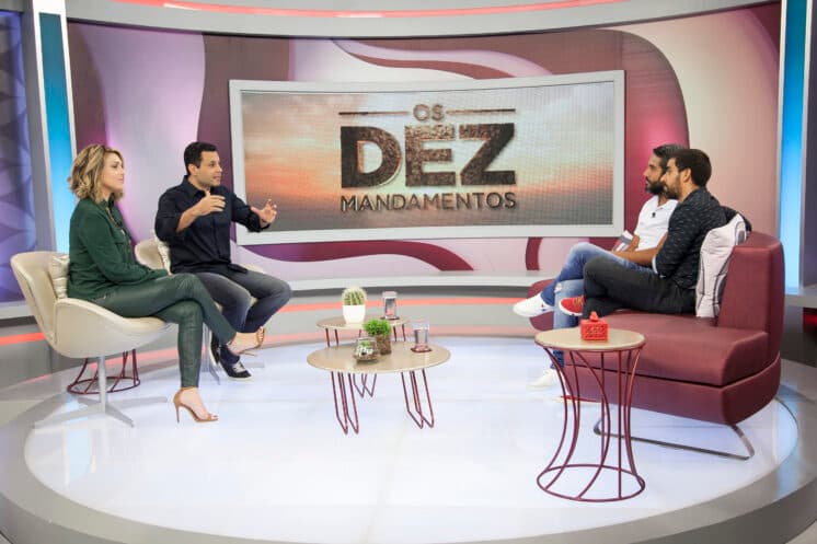 "The Love School" recebe os atores Renato Liveira e Fernando Sampaio de "Os Dez Mandamentos"