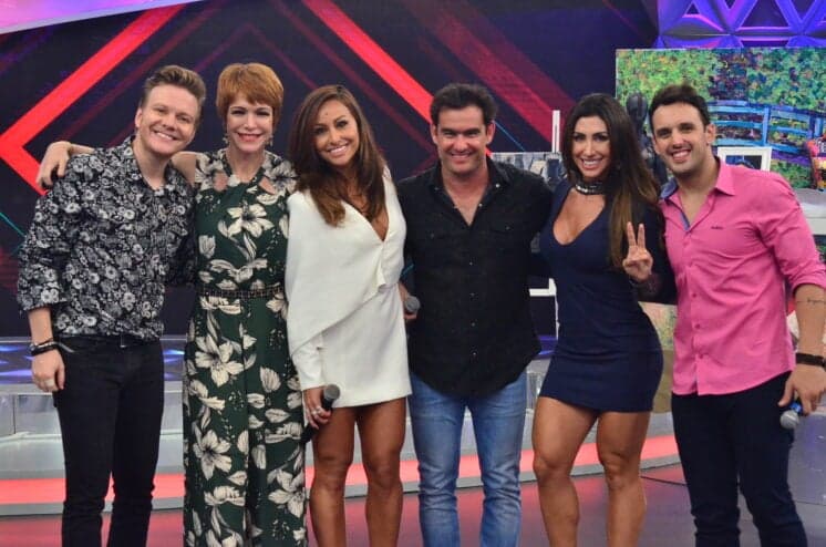 Sabrina Sato trabalha em barraca de pastel e dança com músicas de Michel Teló no Programa da Sabrina deste sábado (09/04)