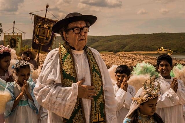 "Velho Chico": Carlos Vereza, substituto de padre Umberto Magnani