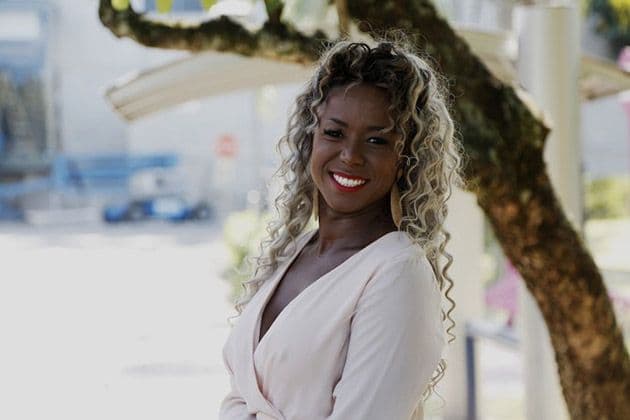"Só não faço programa", revela Adélia sobre vida pós-BBB
