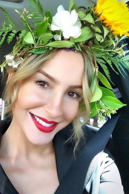 Claudia Leitte rebate seguidora que criticou presente do filho da cantora