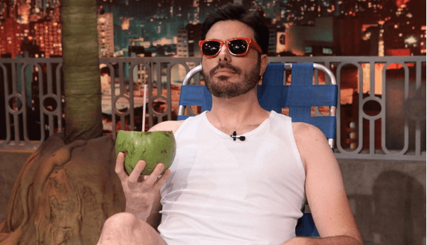 Danilo Gentili volta a vencer a Globo e faz piada com Jô Soares