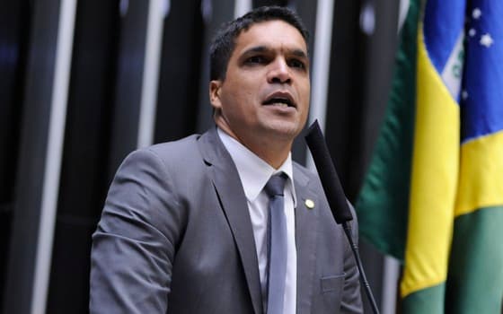 Após primeiro turno, Cabo Daciolo é disputado pelas emissoras de TV
