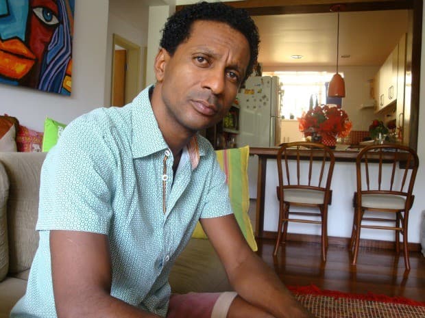 Ator Luis Miranda fala sobre bilhete polêmico em restaurante