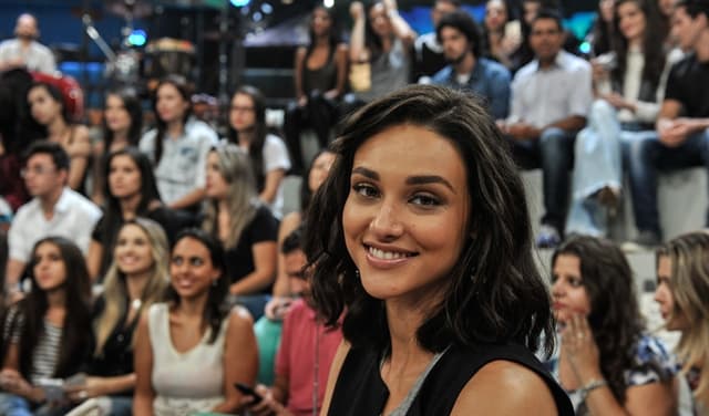 Débora Nascimento conta como se envolveu com o marido durante novela