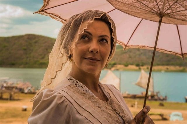 No ar em Segundo Sol, Fabiula Nascimento revela problema de saúde