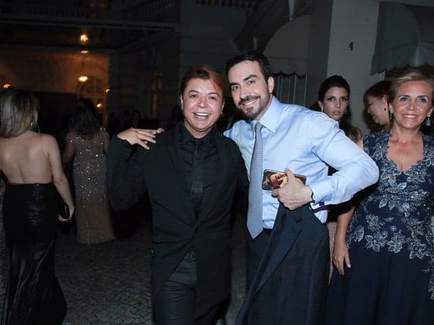Padre Fábio de Melo acaba roubando a cena no casamento de Eri Johnson