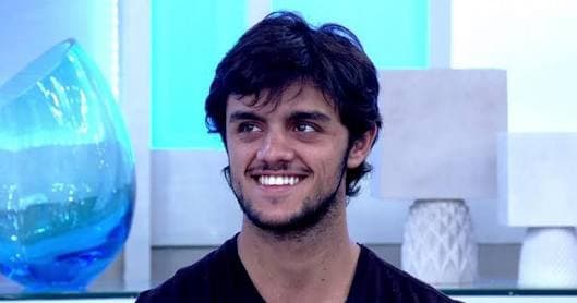 Aos 23 anos, Felipe Simas casa neste domingo com Mariana Uhlmann