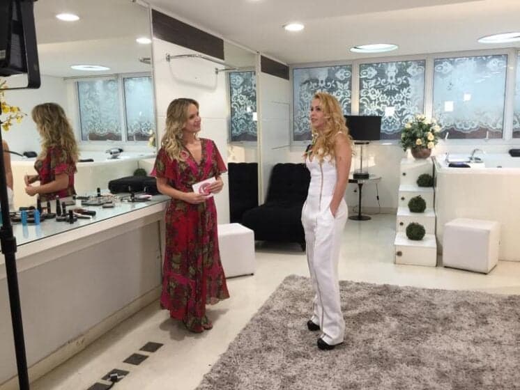 Joelma faz tour em programas e participa do "Eliana", no SBT