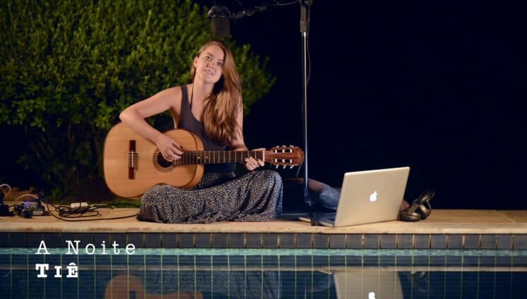 Clara Renault, sobrinha de Ana Paula, faz sucesso na internet