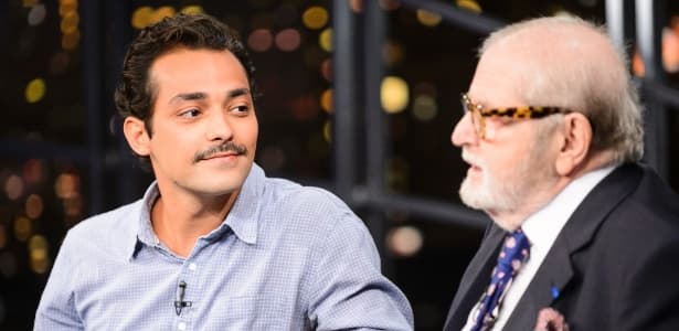 Após deixar o "Pânico", Eduardo Sterblitch aparece no "Programa do Jô"