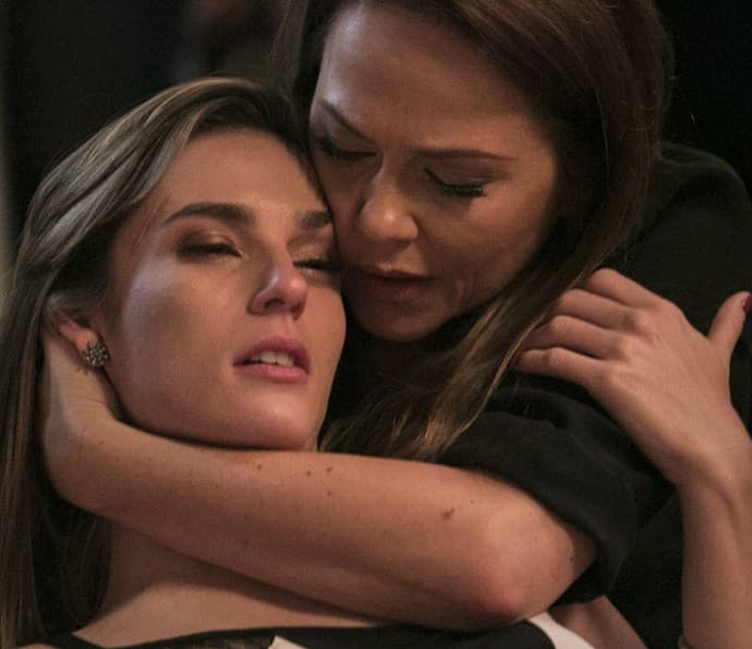 "Achei ótimo", diz Priscila Steinman sobre desfecho de Sofia