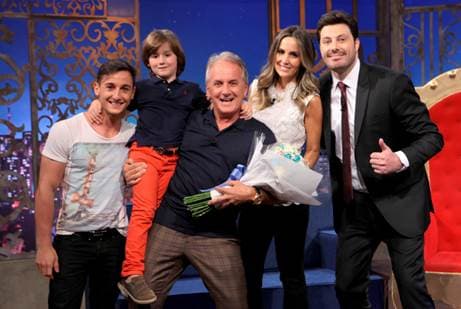 Otávio Mesquita comemora 30 anos de carreira e ganha surpresa de Danilo Gentili no The Noite de hoje