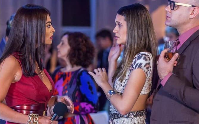 Juliana Paes faz homenagem à Juliana Paiva, que cai no choro