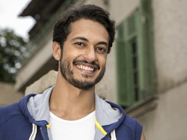 Ator Raphael Vianna assume romance com ex-BBB: "Minha namorada"