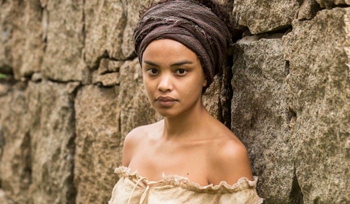 Lucy Ramos entra em "Liberdade, Liberdade" e ameaça personagem de Nathalia Dill com segredo