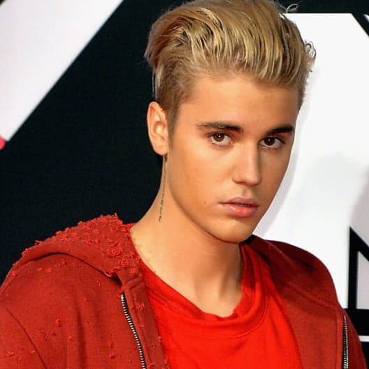 Justin Bieber é processado por plágio; compare as duas músicas!