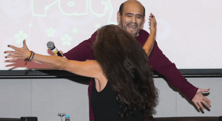 Senhor Barriga e Paty do seriado Chaves têm encontro emocionante em São Paulo