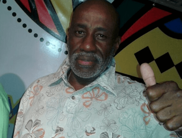 Morre o vocalista do grupo "Fundo de Quintal"; artistas lamentam