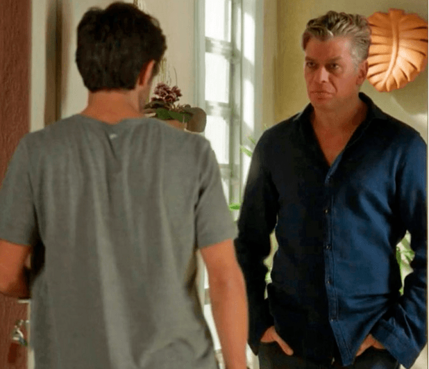 Último capítulo de "Totalmente Demais": Jonatas recebe visita de Arthur