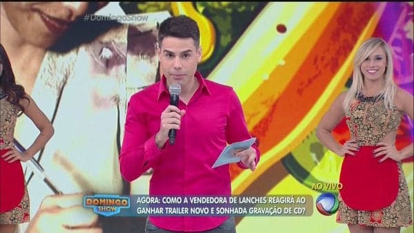 Luiz Bacci e Celso Portiolli apresentam programa com mesma roupa