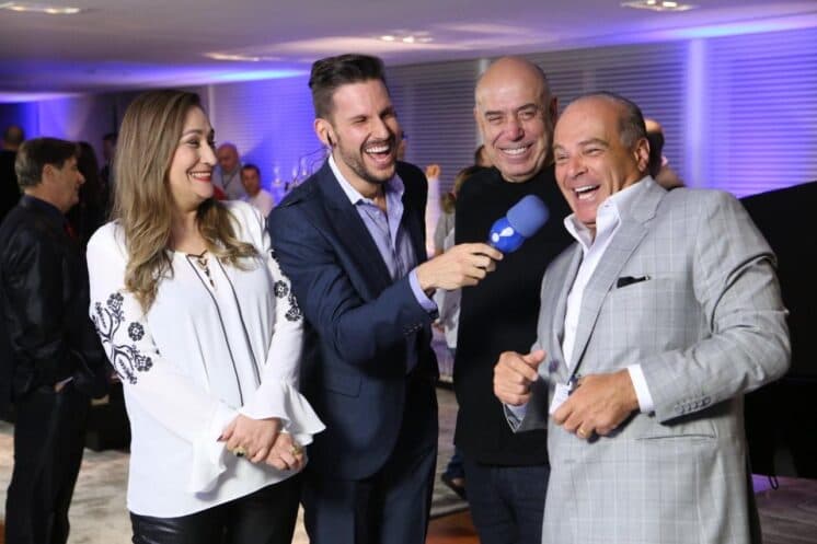 RedeTV! comemora dez anos do "A Tarde é Sua" de Sonia Abrão e anuncia sua nova programação